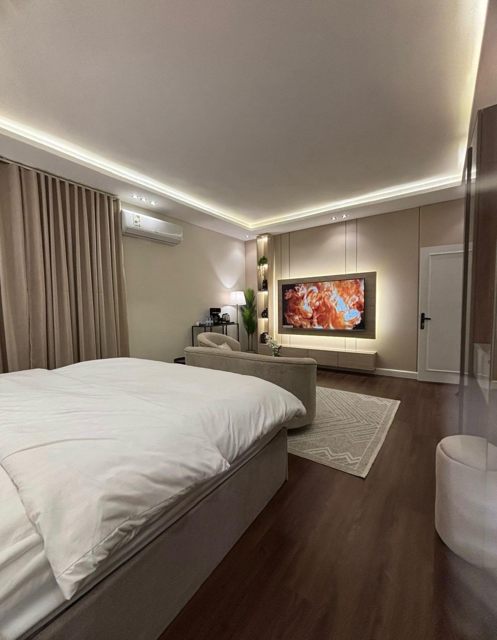 استديو بسرير ماستر وجلسة جانبية 1