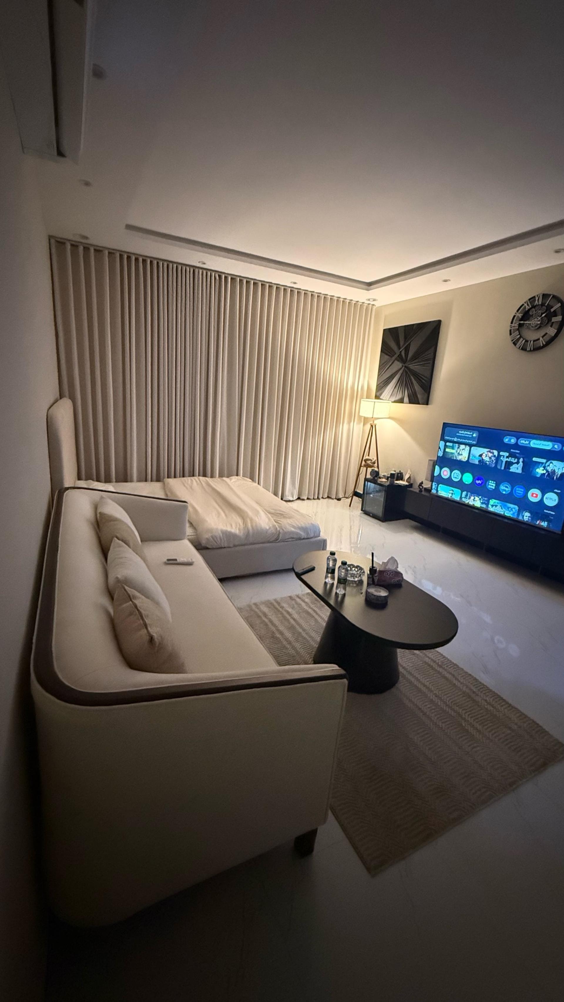 استديو بتصميم انيق ودخول ذاتي 1