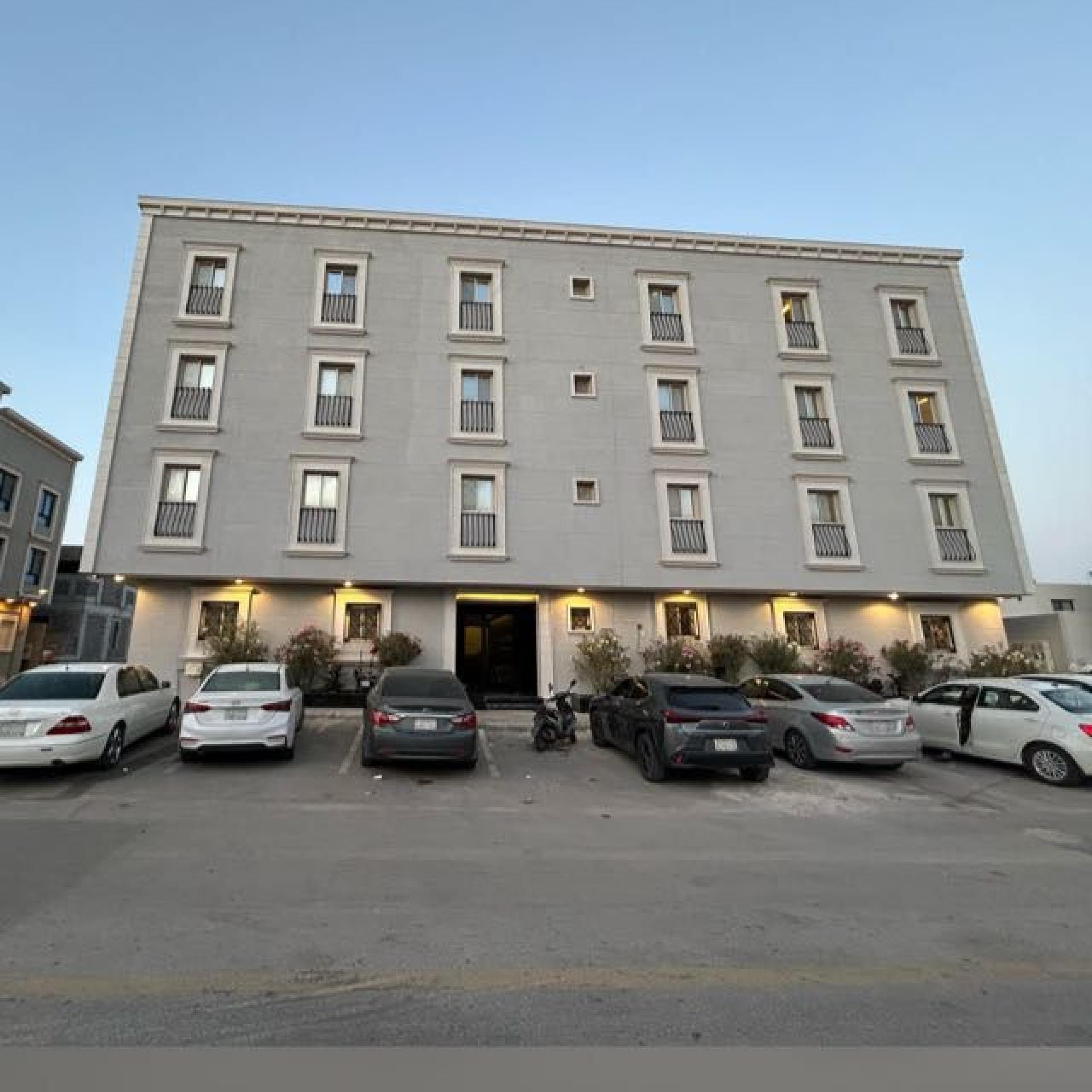 استديو مميز الاعتدال 1