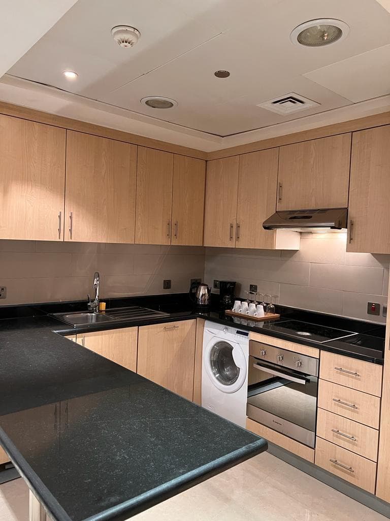 شقة فاخرة في برج مميز 12