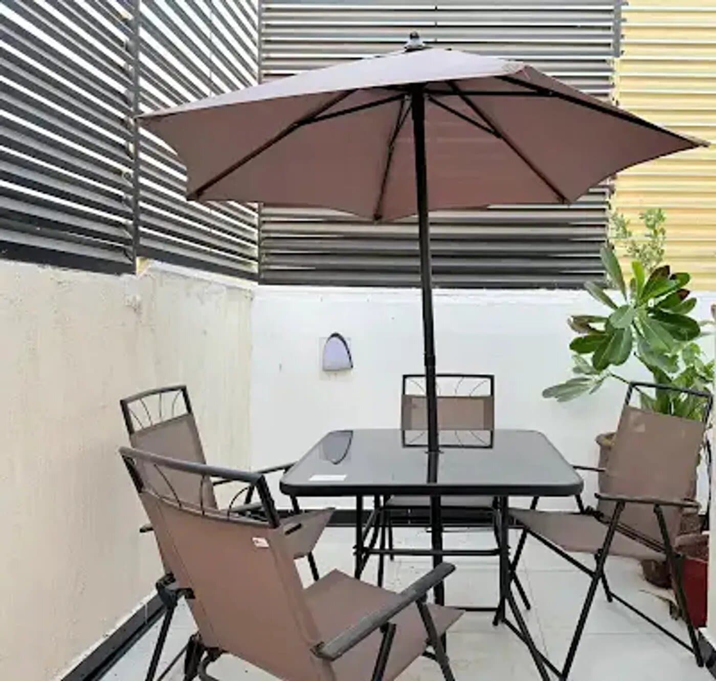 شقة بغرفة نوم وصاله وبلكونه 6