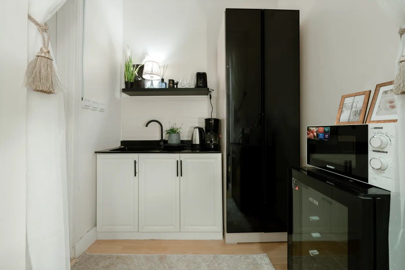 استديو هادئ بسرير ماستر 13