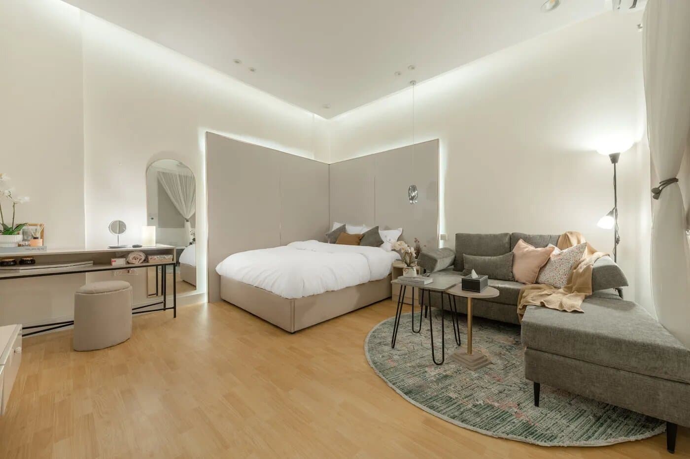 استديو هادئ بسرير ماستر 17