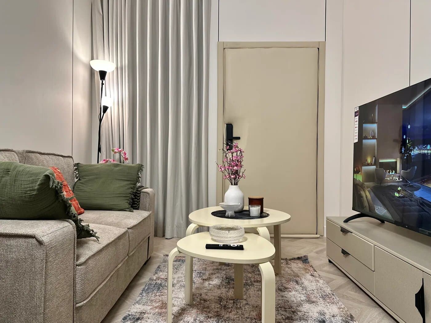 استديو هادئ بسريرماستر بدخول ذكي 5