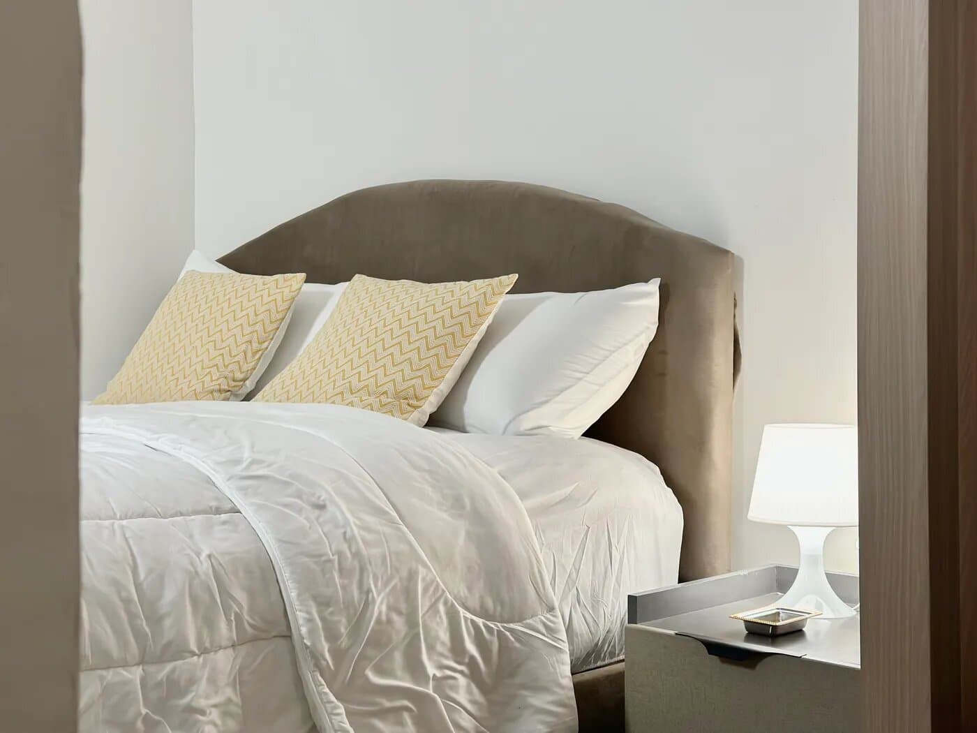 استديو هادئ بسريرماستر بدخول ذكي 11