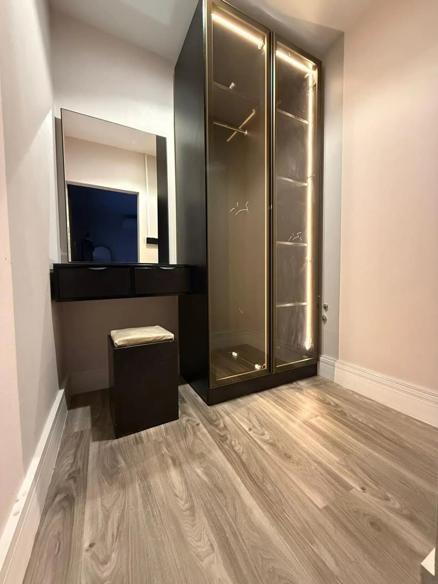 استديو هادئ بسرير ماستر دخول ذكي 12