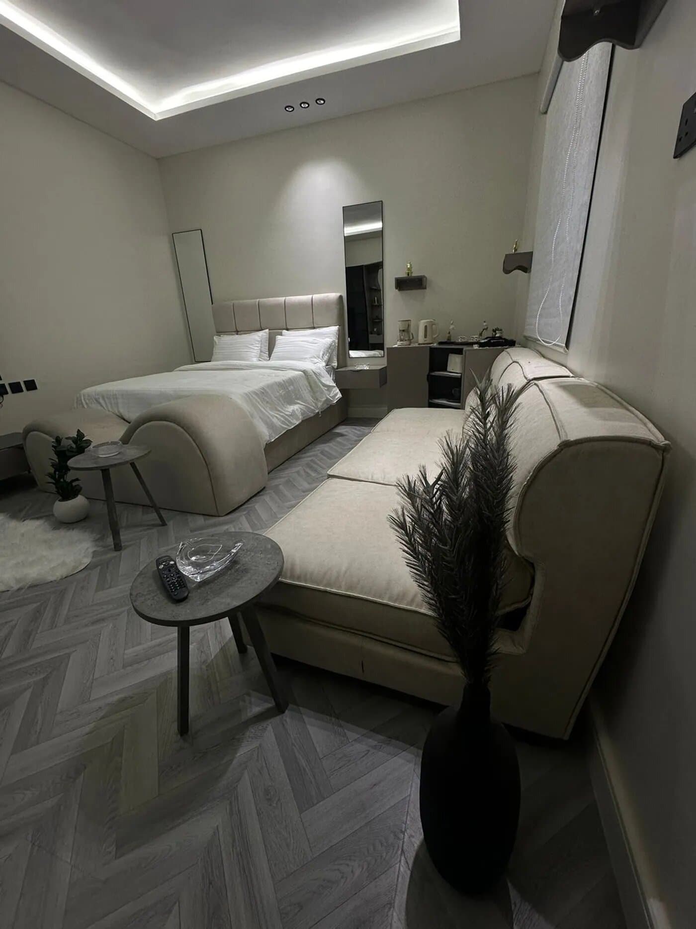 استديو هادئ بدخول ذاتي 9