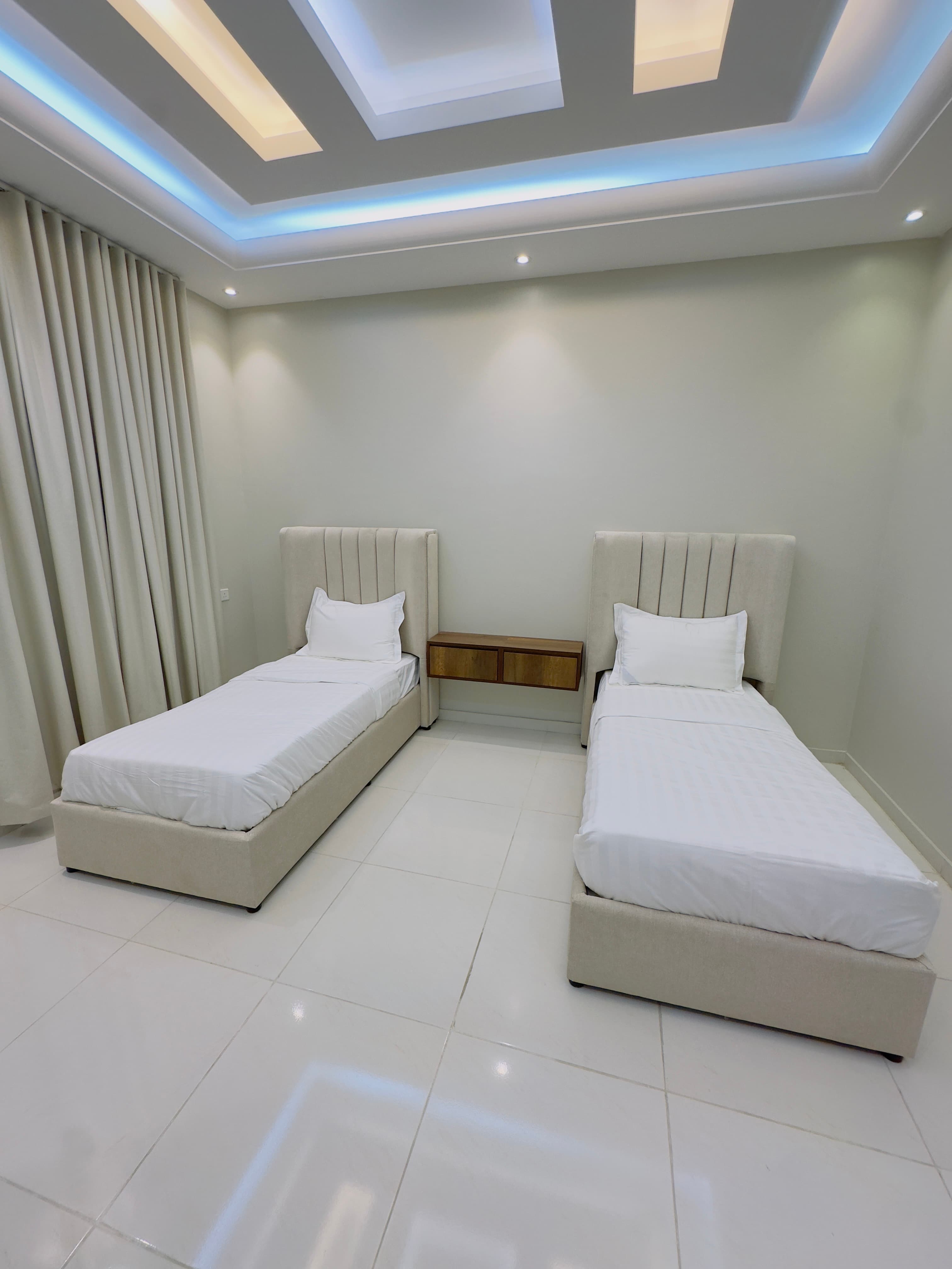 شقة انيقة بغرفتين نوم ومطبخ 4