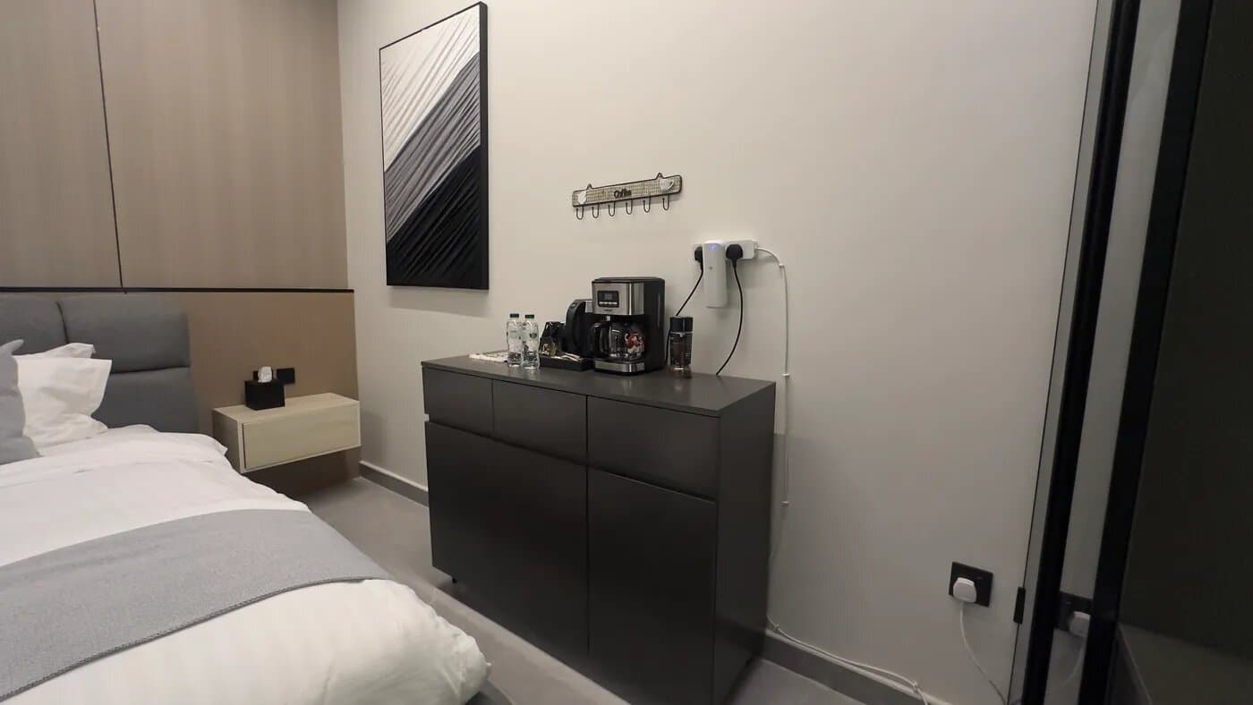 شقة بغرفة نوم وصالة 6