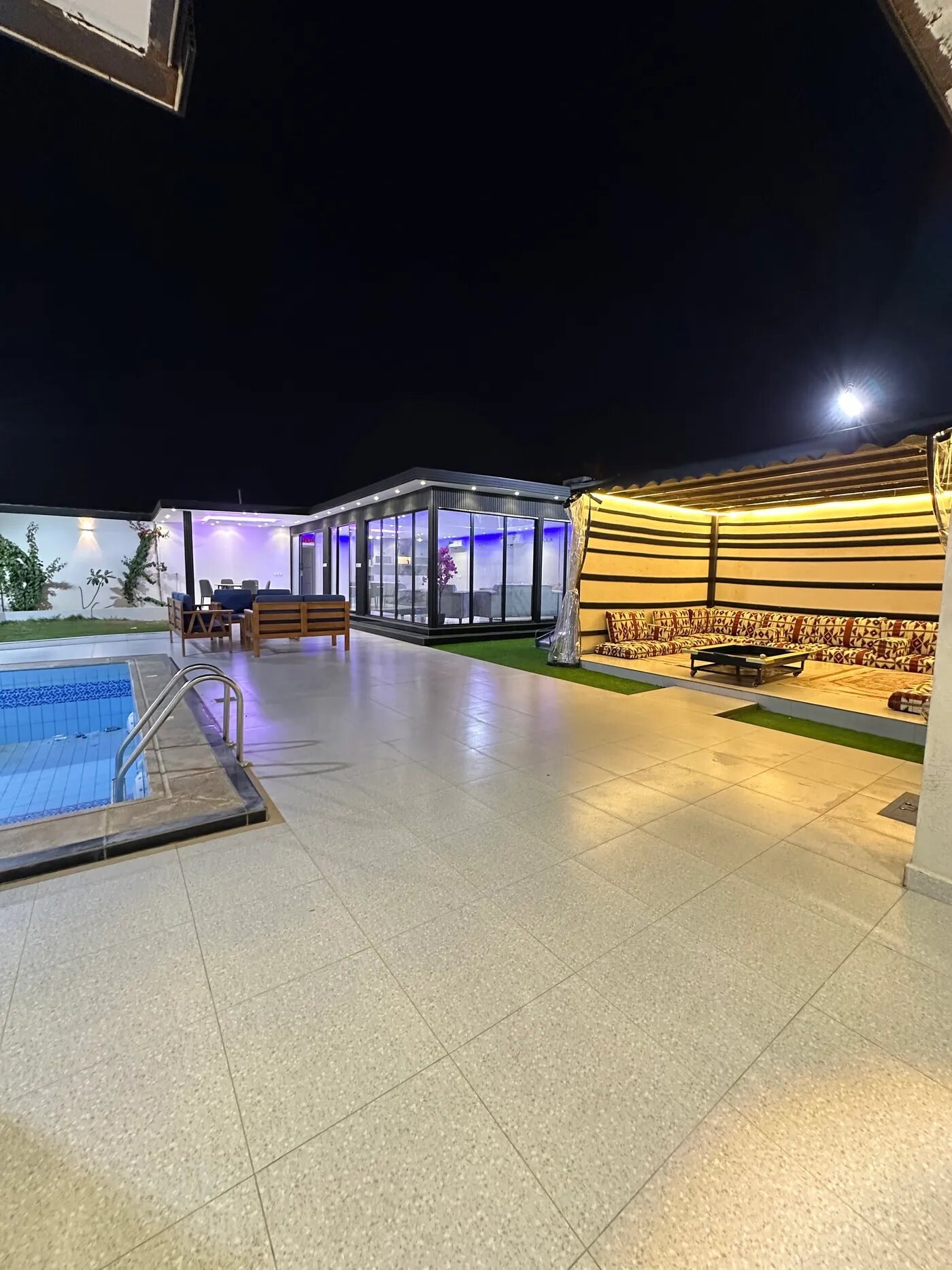 شاليه من واجهه زجاج, حي ضاحية نمار, Riyadh 7