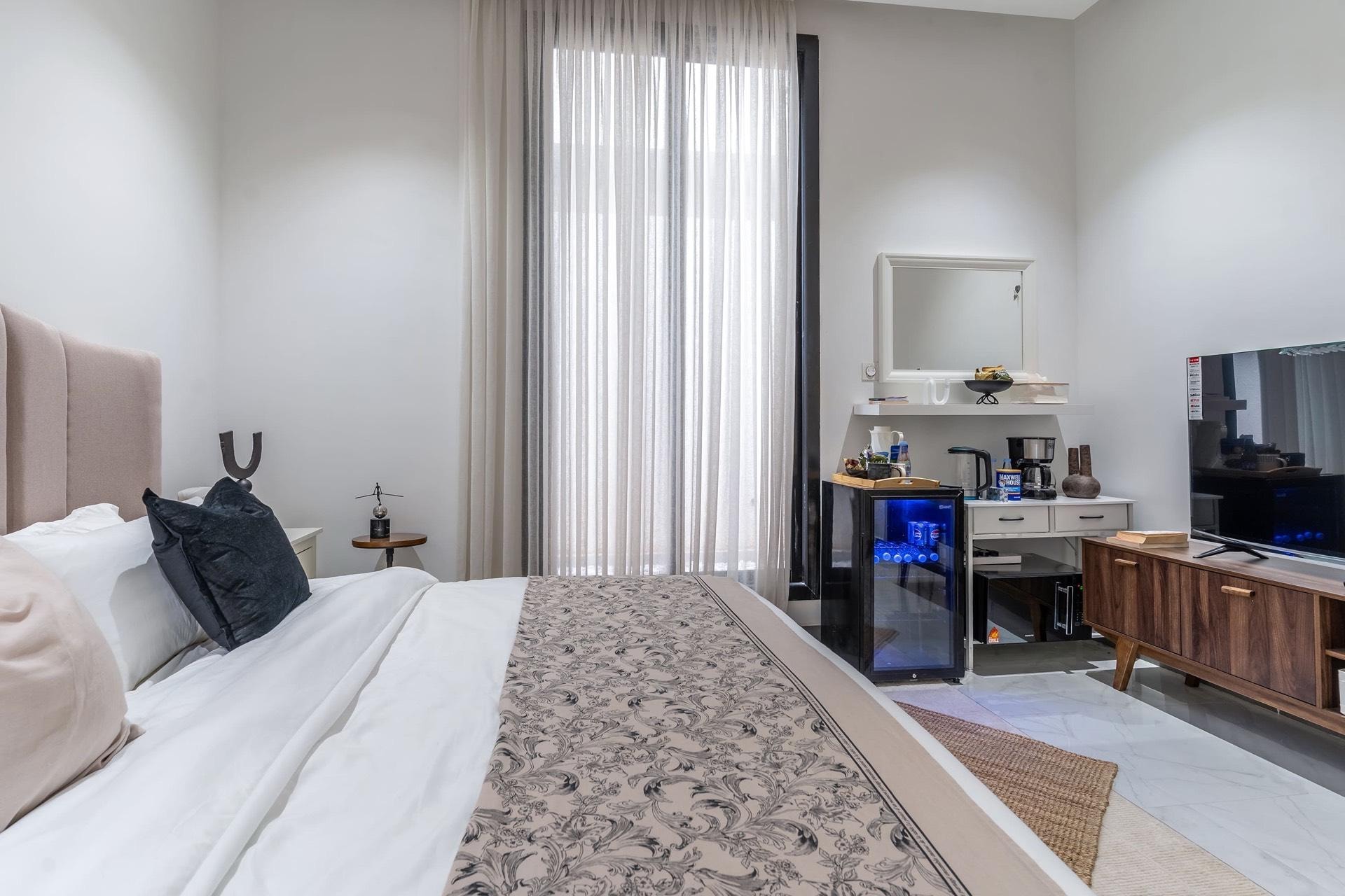 Modern Luxury Apartment 11