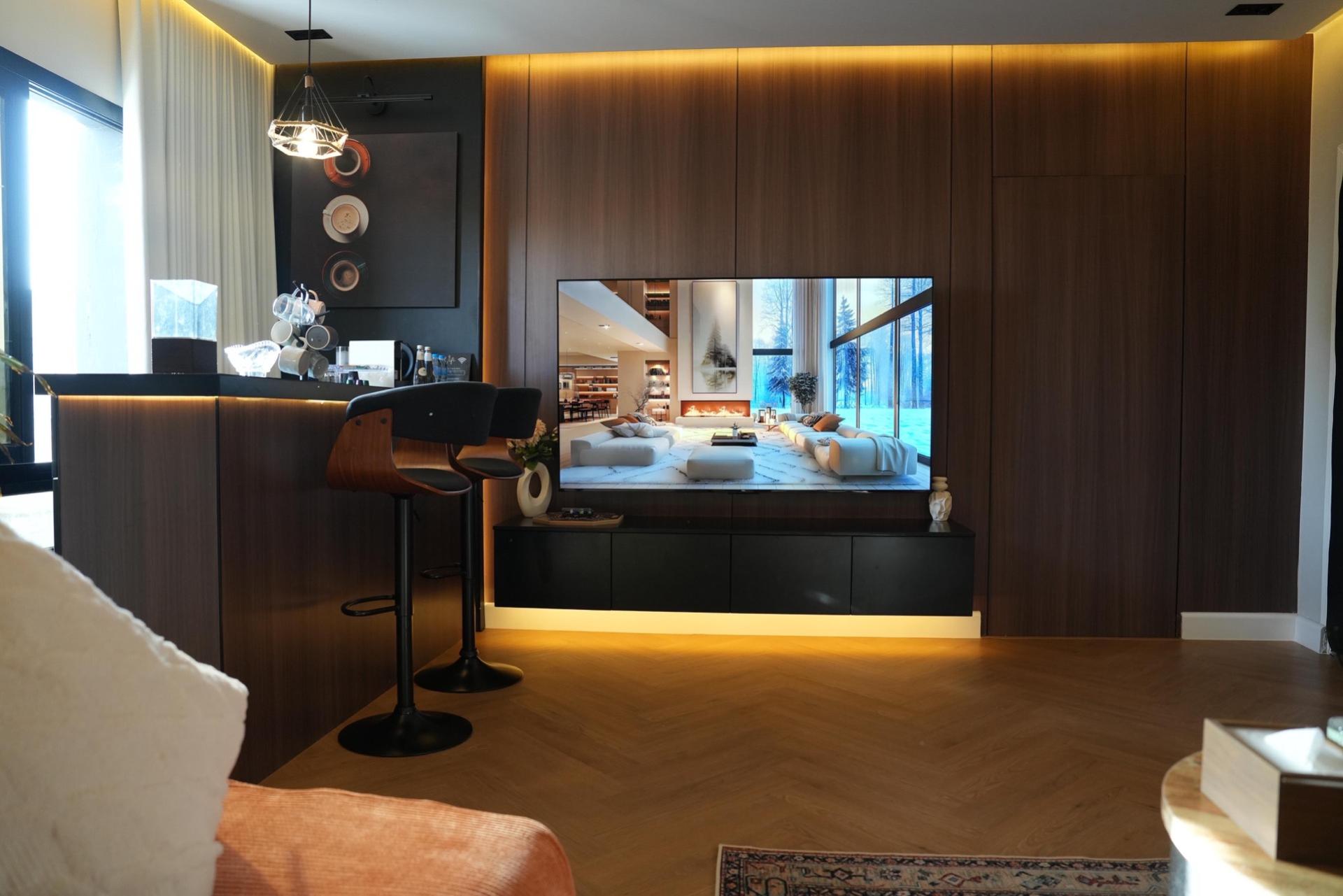 Luxury 1BR w Private Bar in Almalqa 3