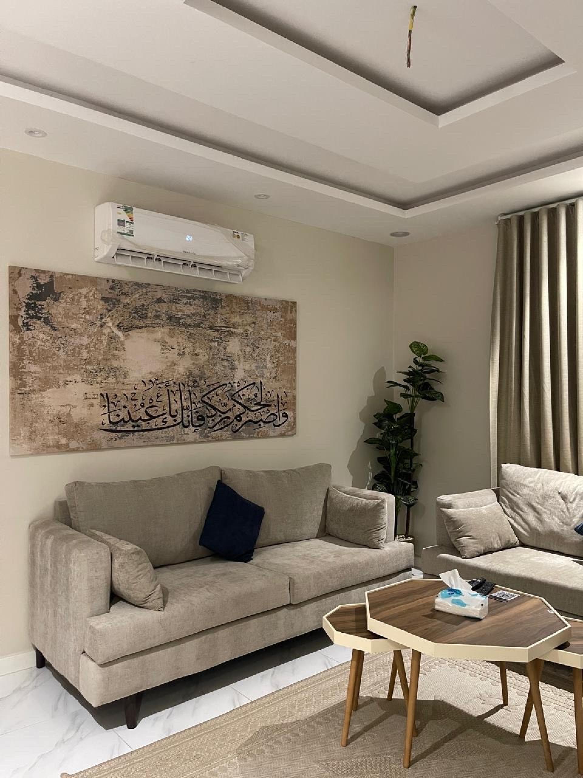 شقة بغرفتين نوم وصالةM1l212 10