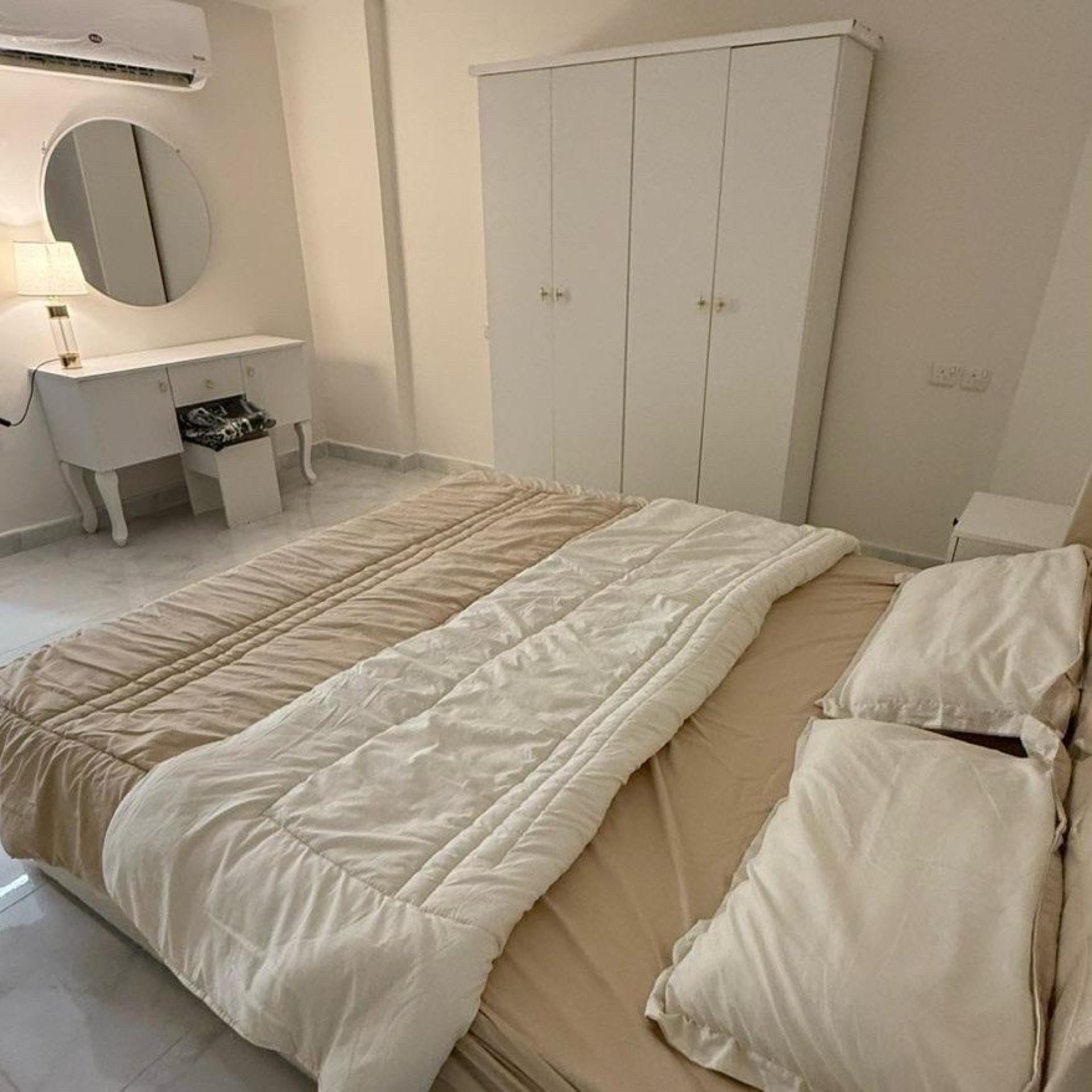 شقة بغرفتين نوم وصالةM11l211 5