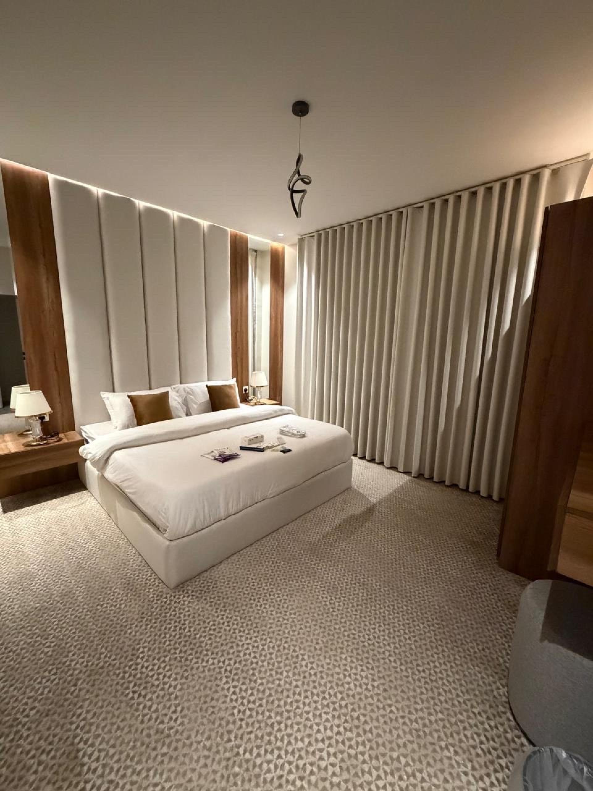 شقة ثلاث غرف نوم وصالة M5l312 4