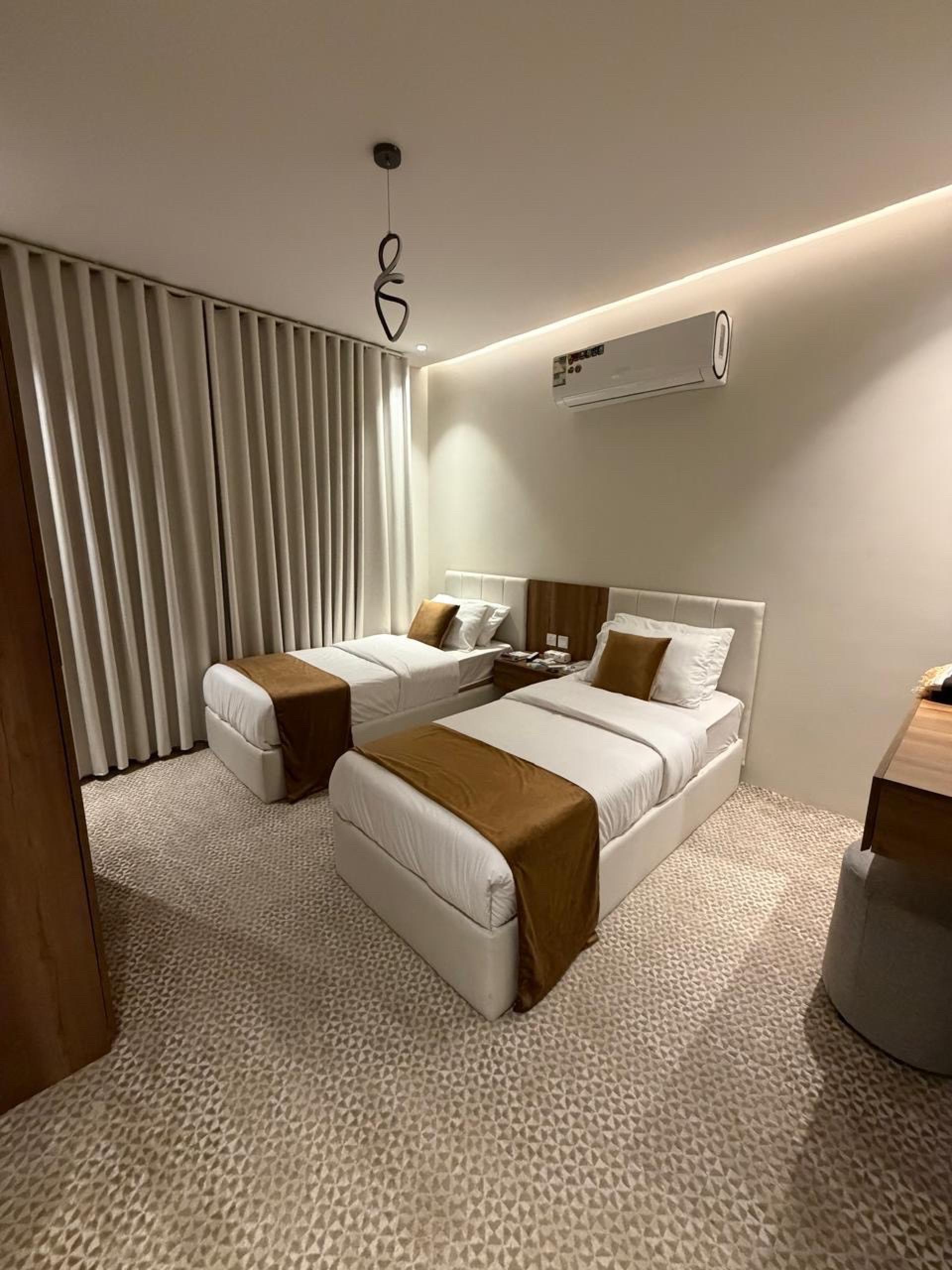 شقة ثلاث غرف نوم وصالة M5l312 5