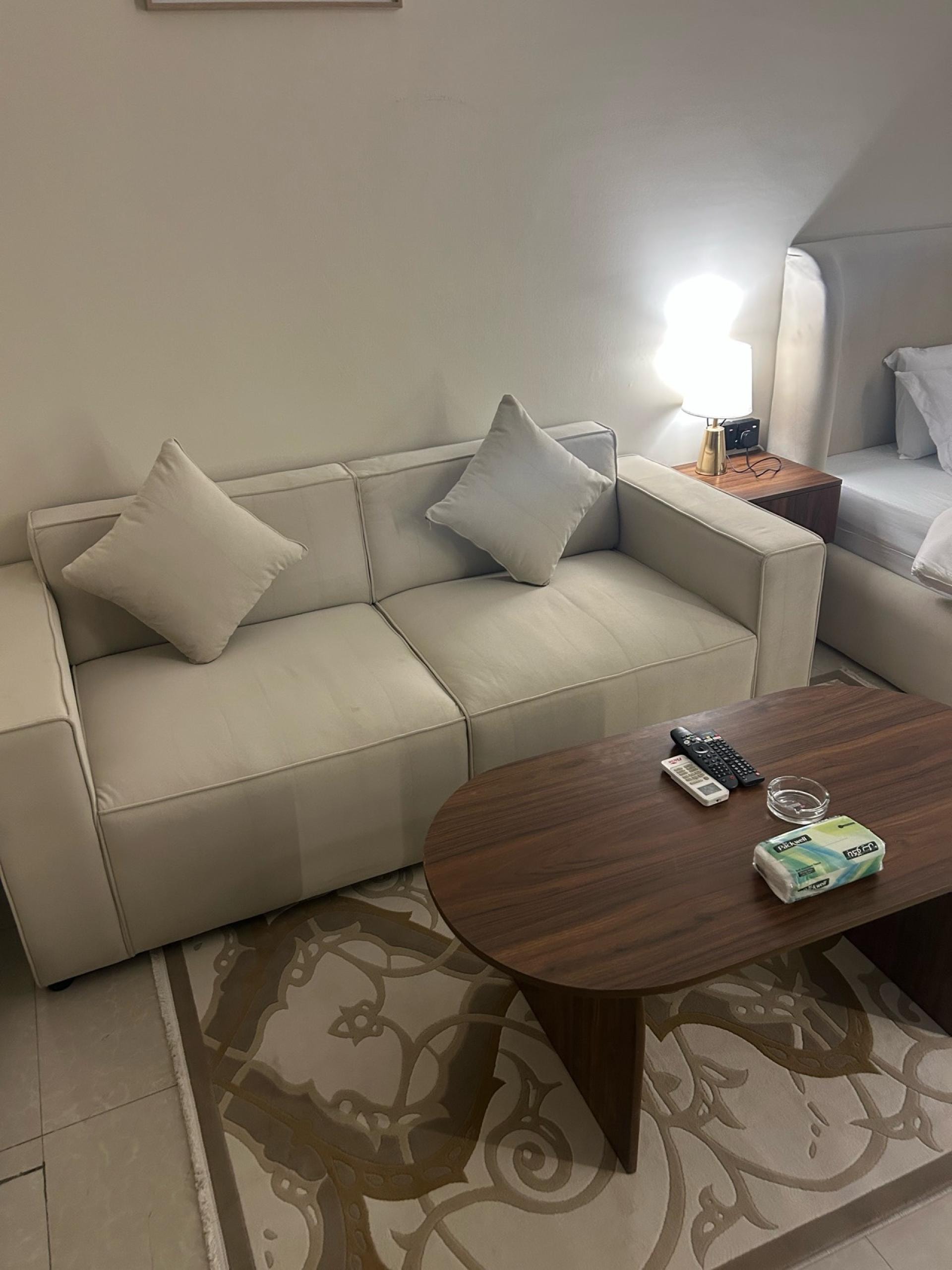 استوديو بسرير ماستر وجلسه مريحه, حي الملقا, الرياض 3