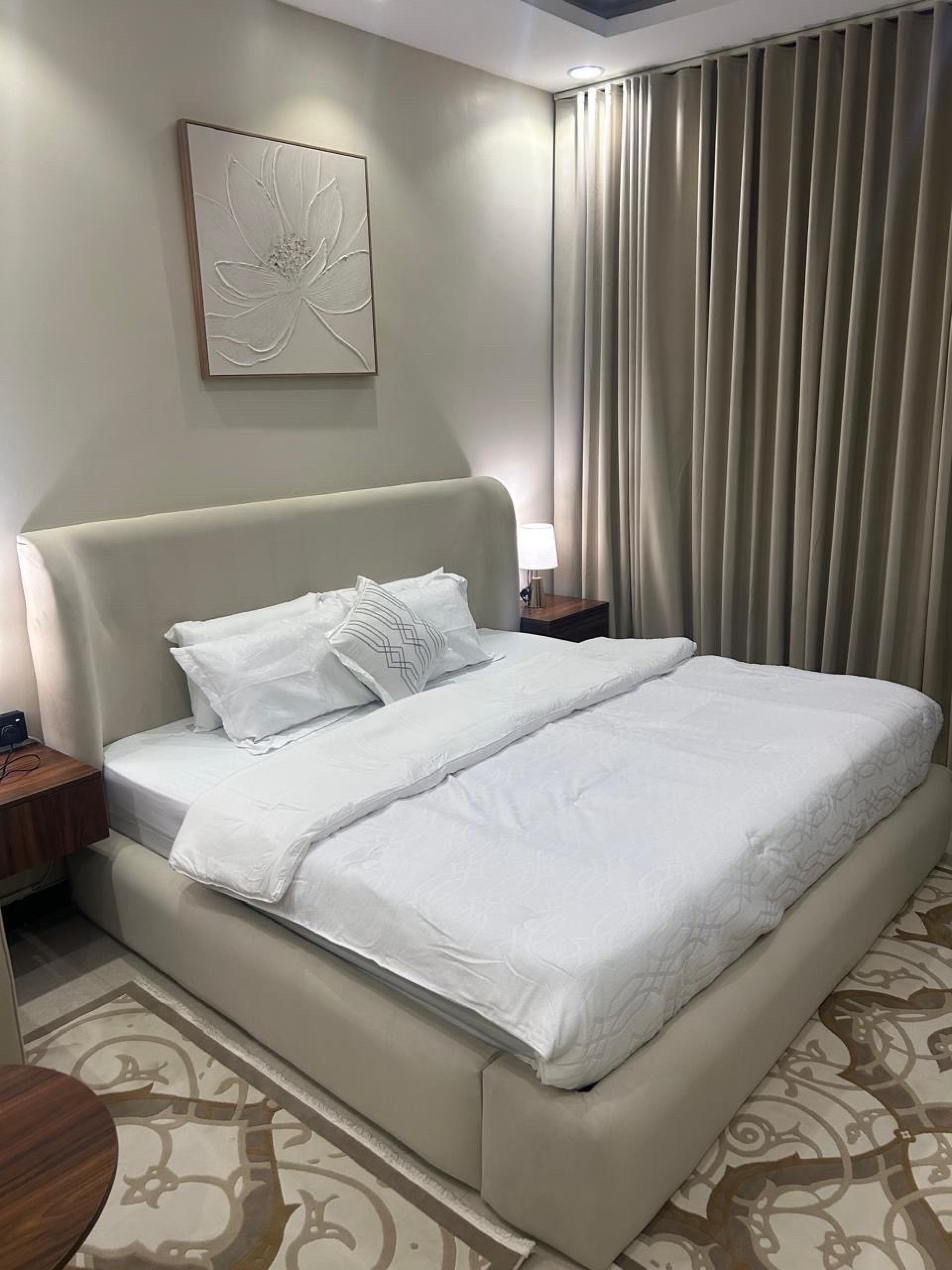 استوديو بسرير ماستر وجلسه مريحه, حي الملقا, الرياض 4