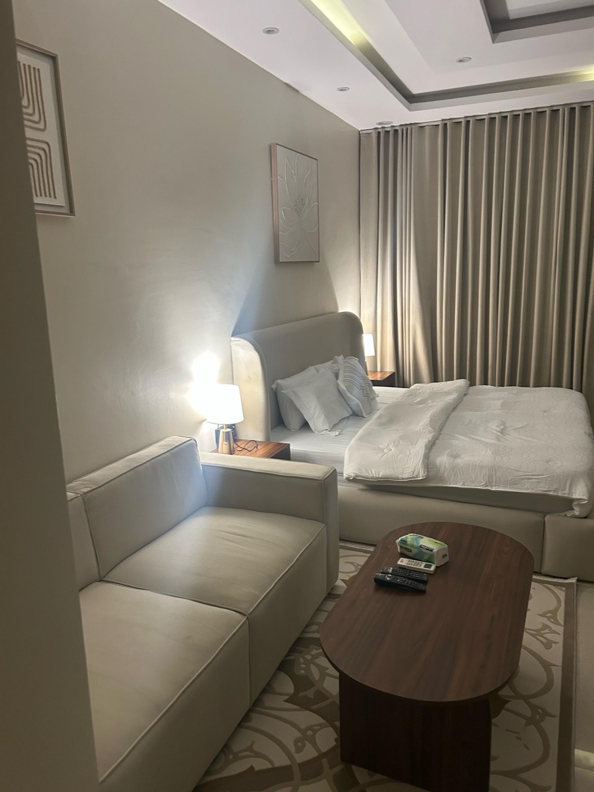 استوديو بسرير ماستر وجلسه مريحه, حي الملقا, الرياض 7