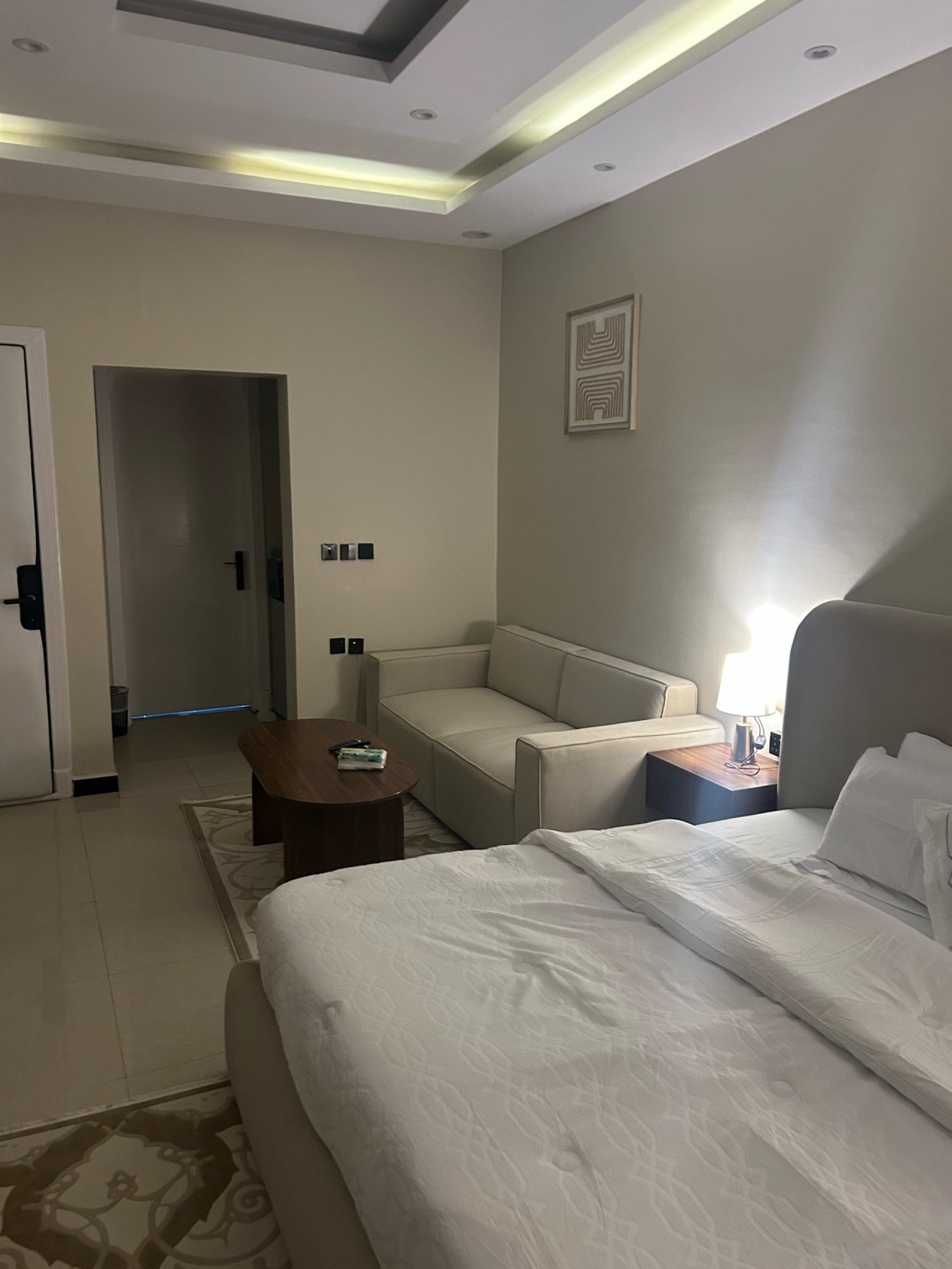 استوديو بسرير ماستر وجلسه مريحه, حي الملقا, الرياض 8